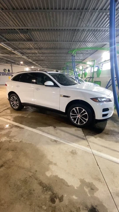 2017 Jaguar F-Pace - Image 2 of 4