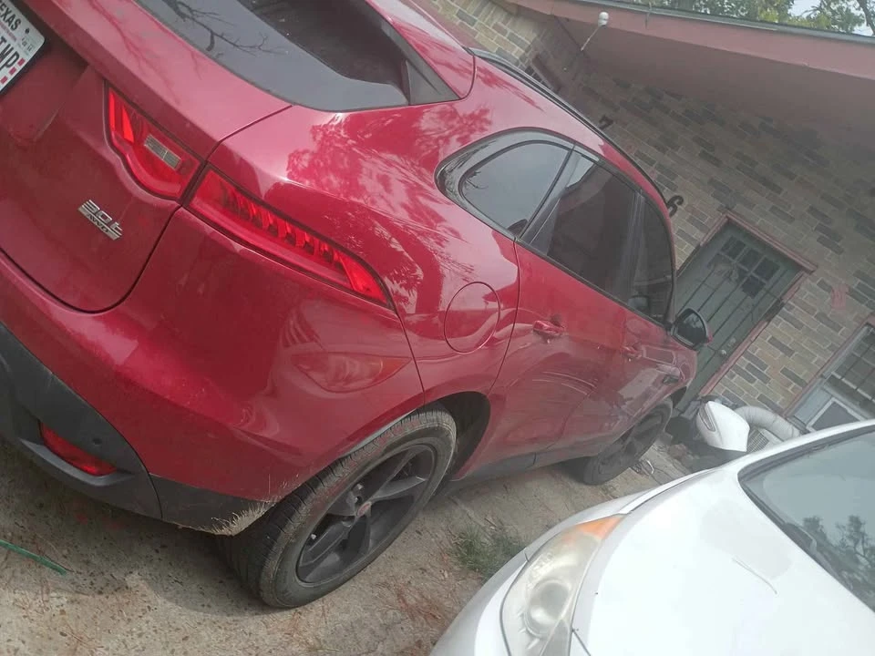Jaguar F-Pace - Image 3 of 3
