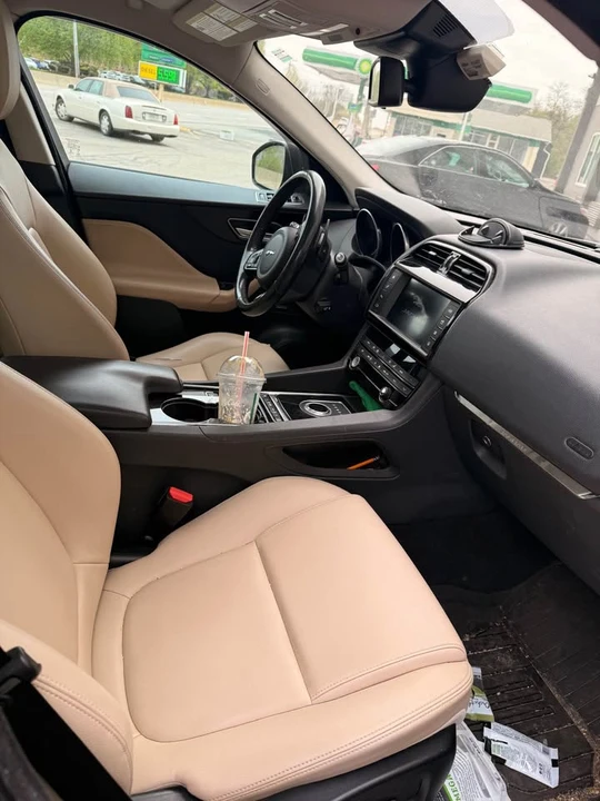 Jaguar F-Pace - Image 6 of 10