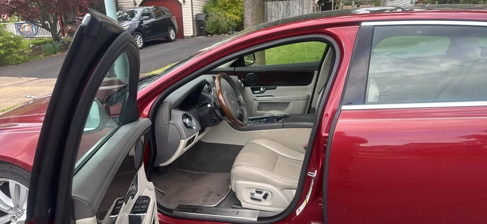 2012 Jaguar X351 XJ - Image 2 of 4