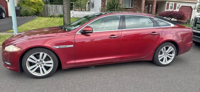 2012 Jaguar portfolio XLJ