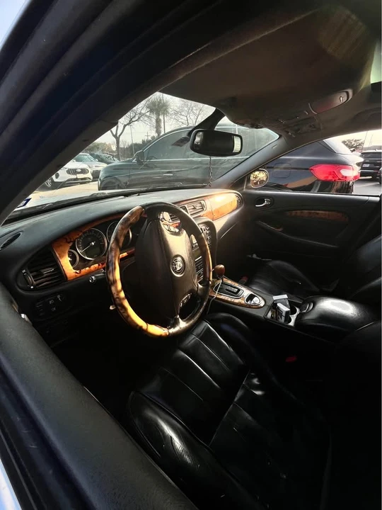 Jaguar S-Type - Image 8 of 8