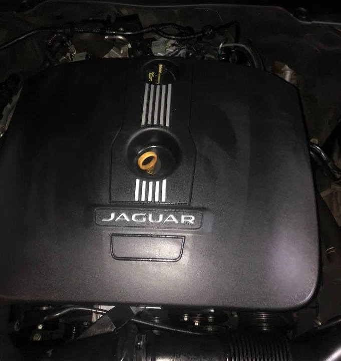 2017 Jaguar XE - Image 2 of 10