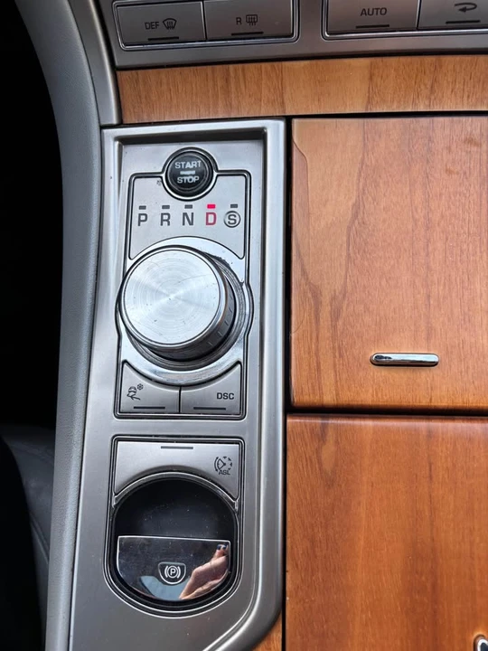2010 Jaguar X250 XF - Image 8 of 10