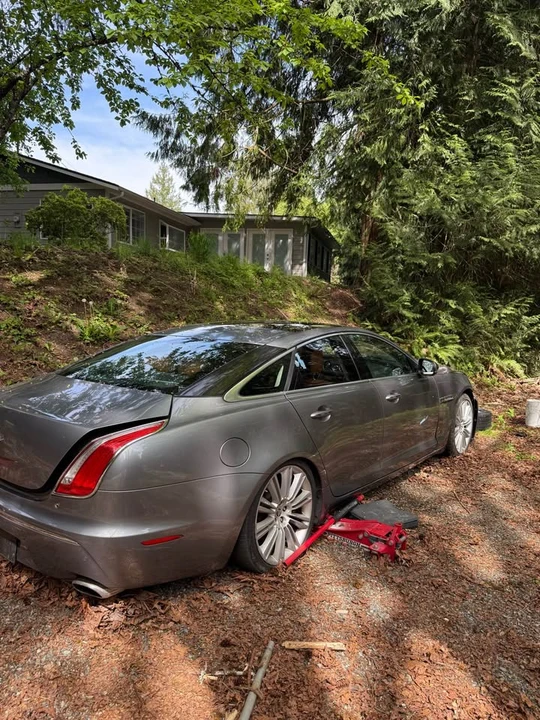 2011 Jaguar X351 XJ - Image 6 of 10