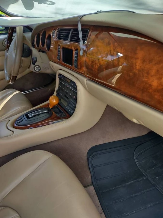 2001 Jaguar X100 XK8 - Image 18 of 20