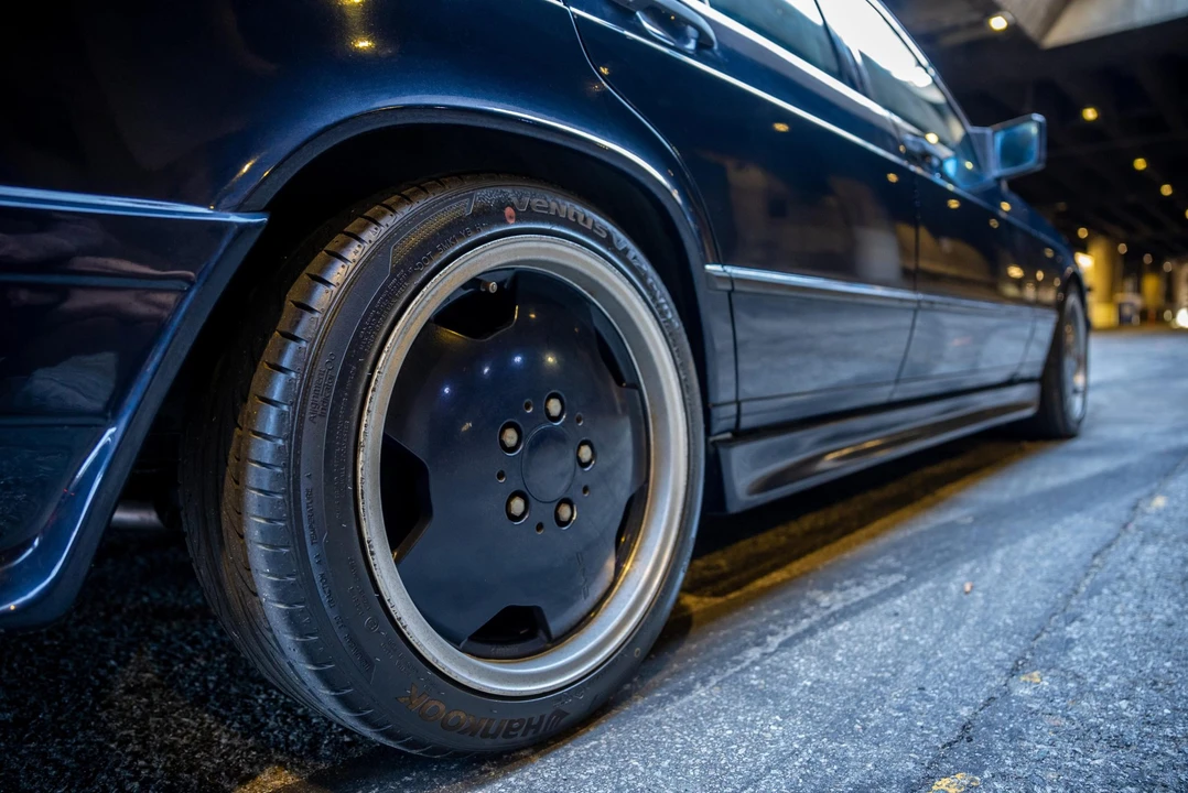 1987 Mercedes-Benz 190E - Image 24 of 31