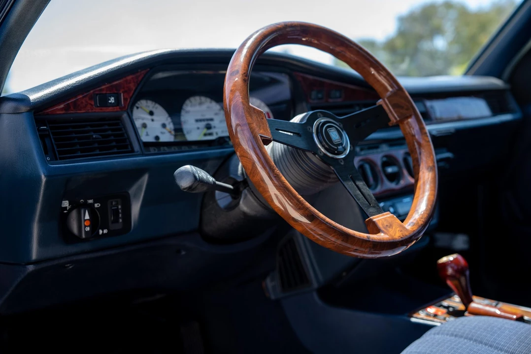 1987 Mercedes-Benz 190E - Image 26 of 31