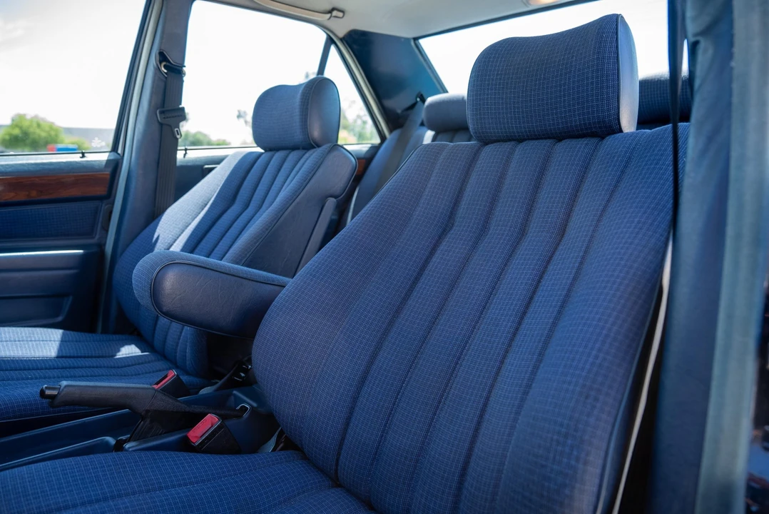 1987 Mercedes-Benz 190E - Image 28 of 31