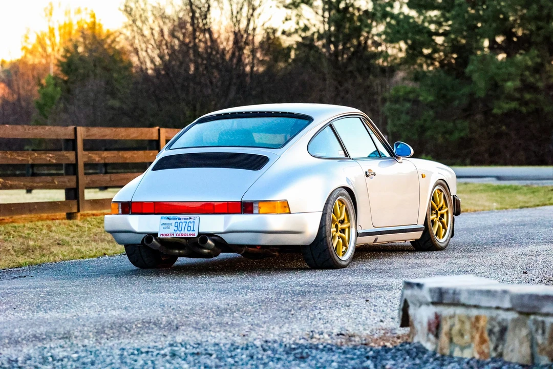 1988 Porsche 911 Carrera 3.2 - Image 24 of 31