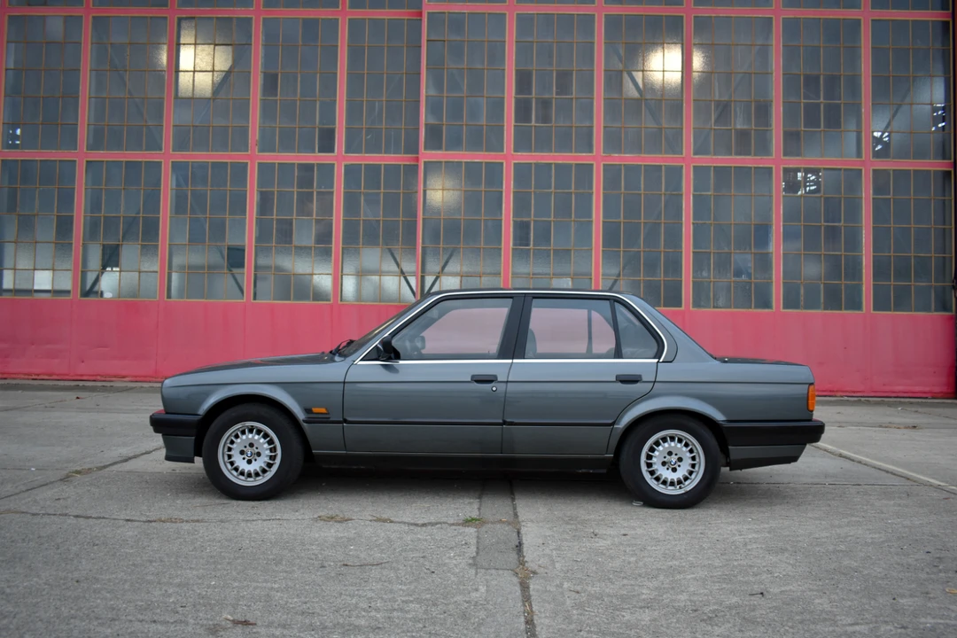 1990 BMW E30 3 Series - Image 9 of 31