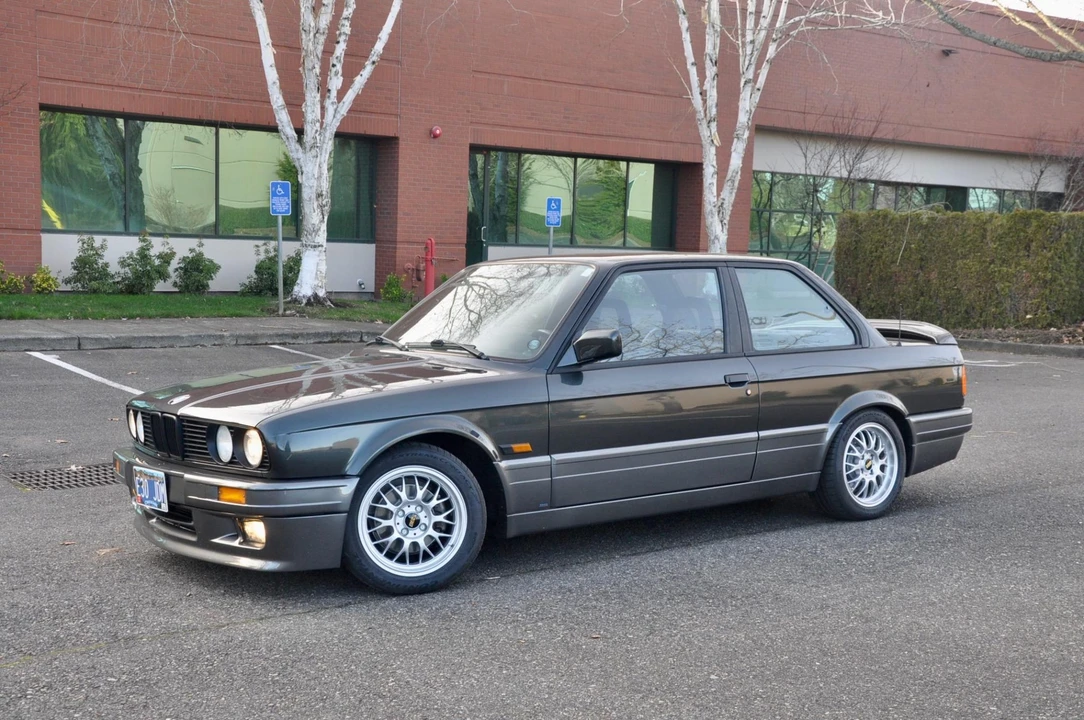 1990 BMW E30 3 Series - Image 2 of 31