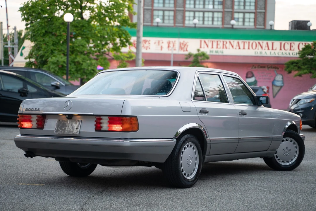 1990 Mercedes-Benz W126 S-Class Sedan - Image 24 of 31