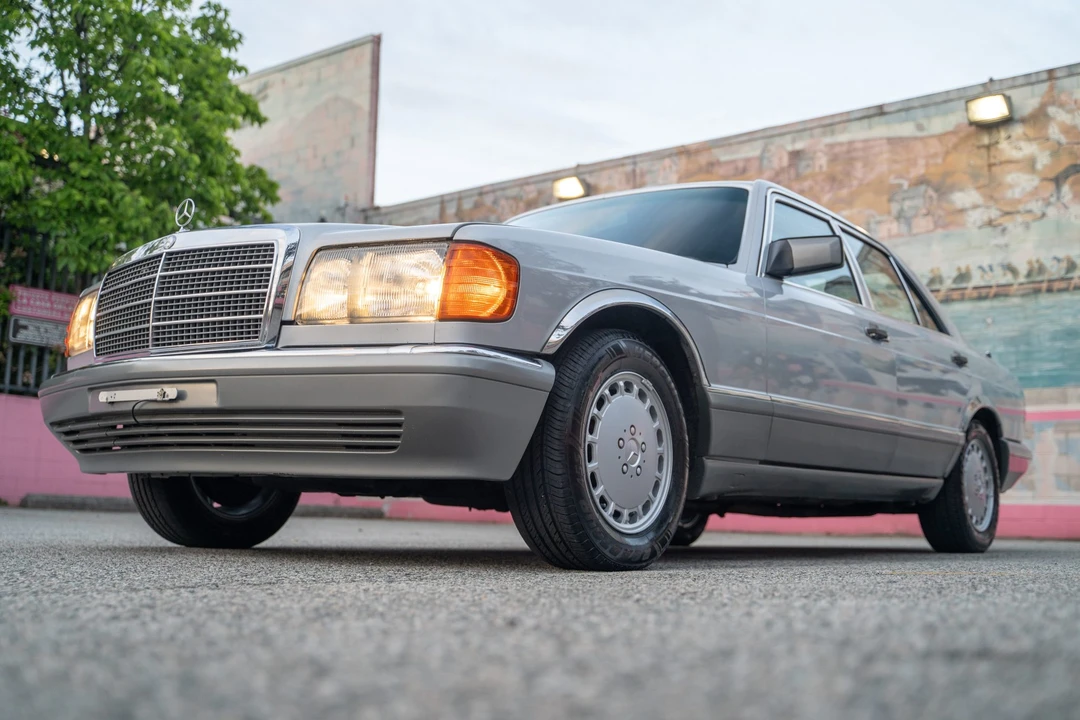 1990 Mercedes-Benz W126 S-Class Sedan - Image 11 of 31