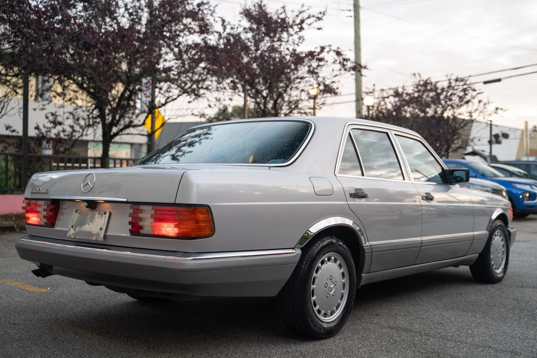 1990 Mercedes-Benz W126 S-Class Sedan - Image 22 of 31