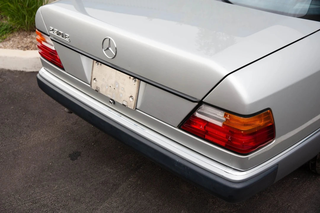 1992 Mercedes-Benz W124 E-Class - Image 20 of 31