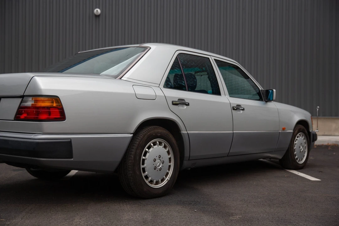 1992 Mercedes-Benz W124 E-Class - Image 19 of 31