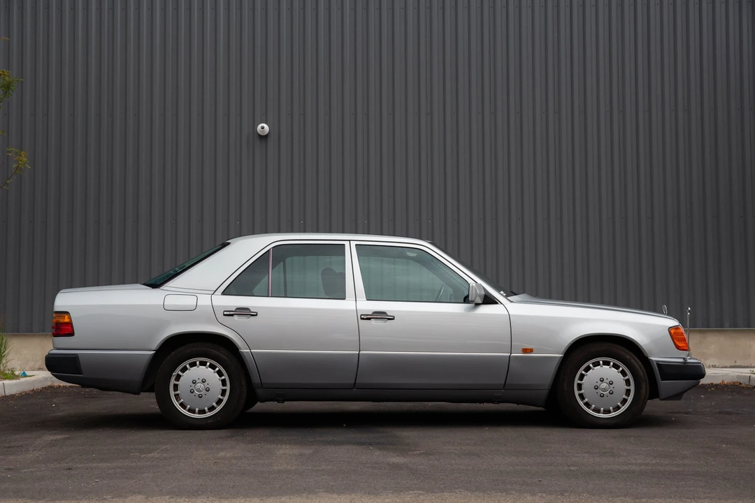 1992 Mercedes-Benz W124 E-Class - Image 9 of 31