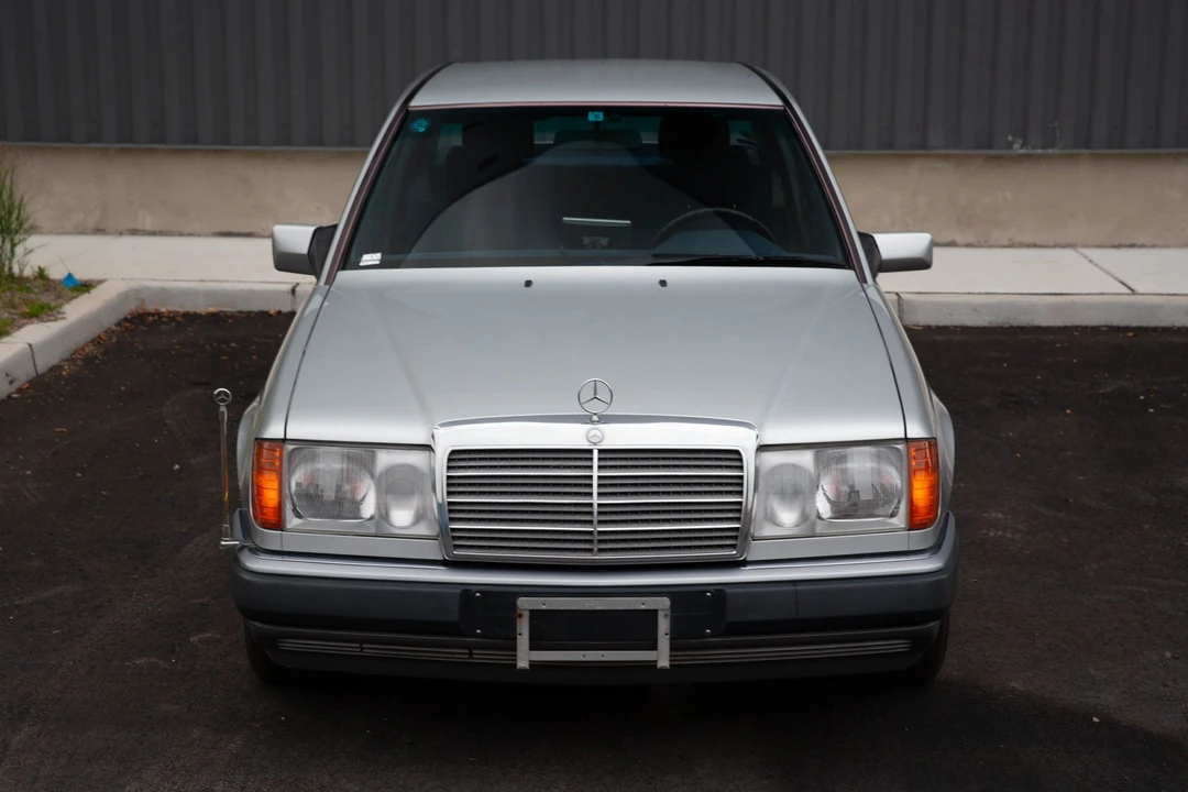 1992 Mercedes-Benz W124 E-Class - Image 2 of 31