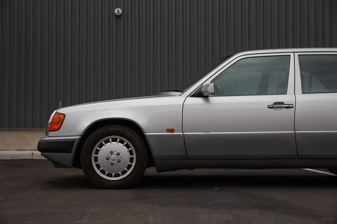 1992 Mercedes-Benz W124 E-Class - Image 26 of 31