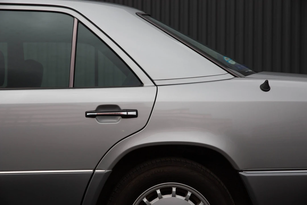 1992 Mercedes-Benz W124 E-Class - Image 25 of 31