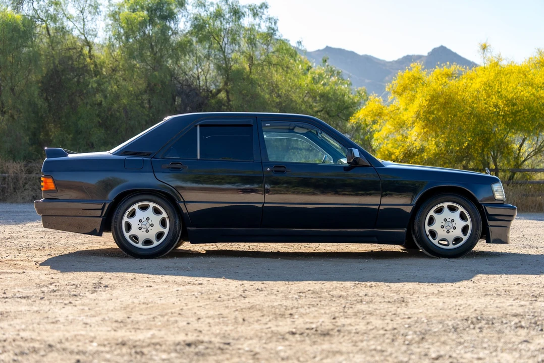 1993 Mercedes-Benz 190E - Image 16 of 31