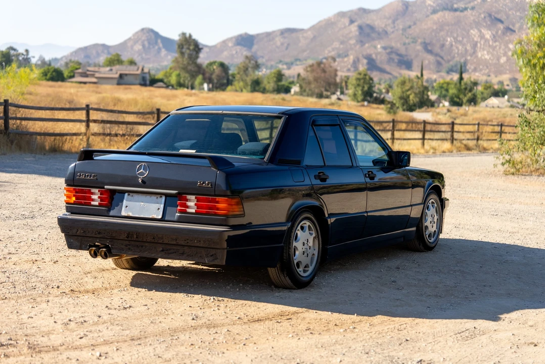 1993 Mercedes-Benz 190E - Image 17 of 31