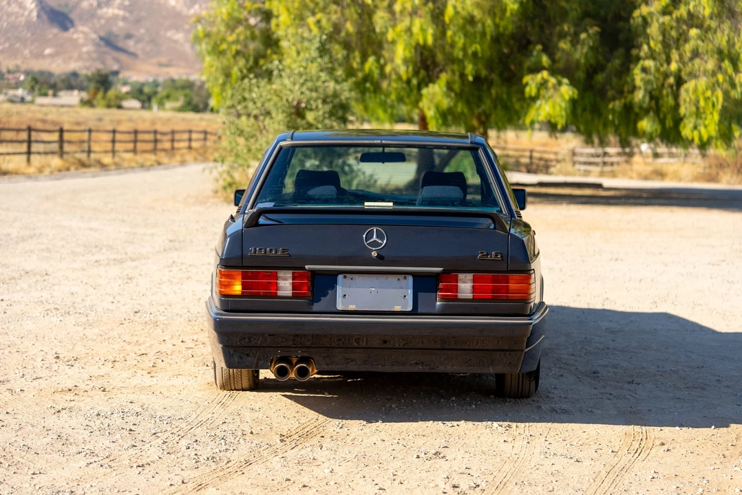 1993 Mercedes-Benz 190E - Image 18 of 31