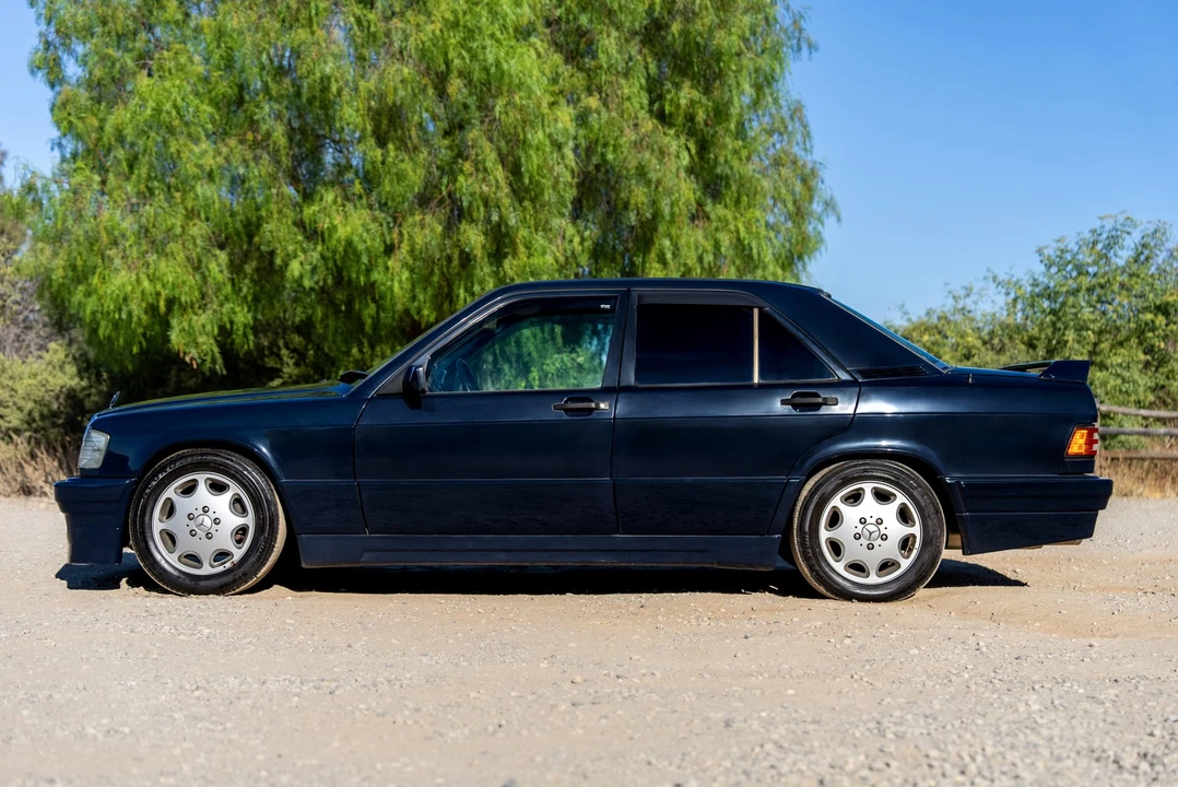 1993 Mercedes-Benz 190E - Image 12 of 31