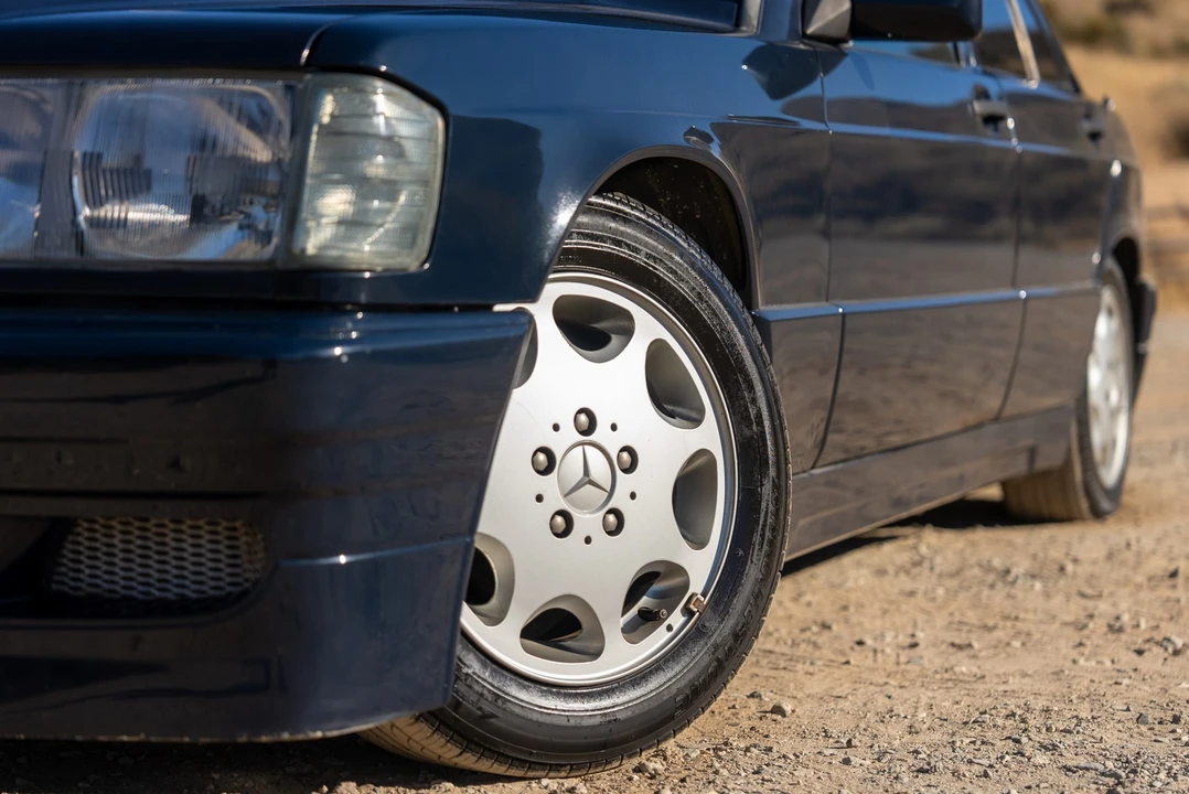 1993 Mercedes-Benz 190E - Image 21 of 31