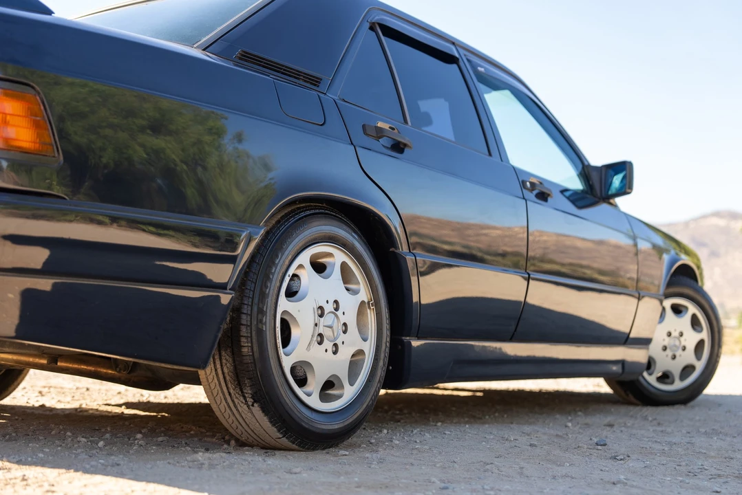 1993 Mercedes-Benz 190E - Image 22 of 31