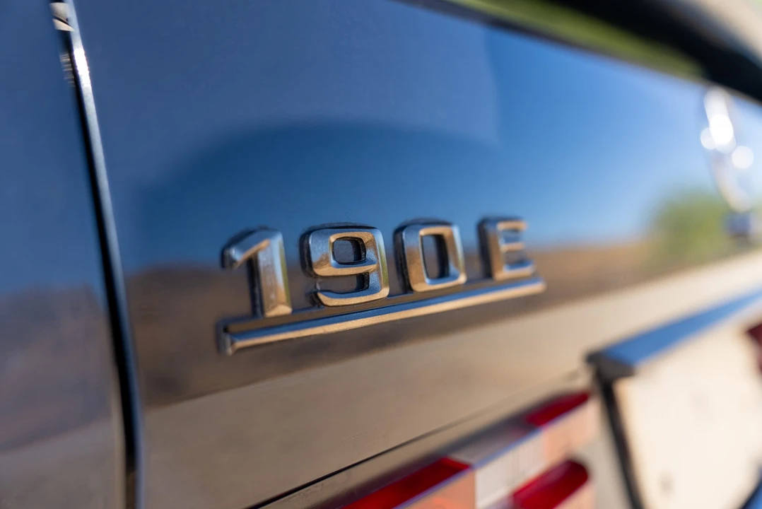 1993 Mercedes-Benz 190E - Image 26 of 31