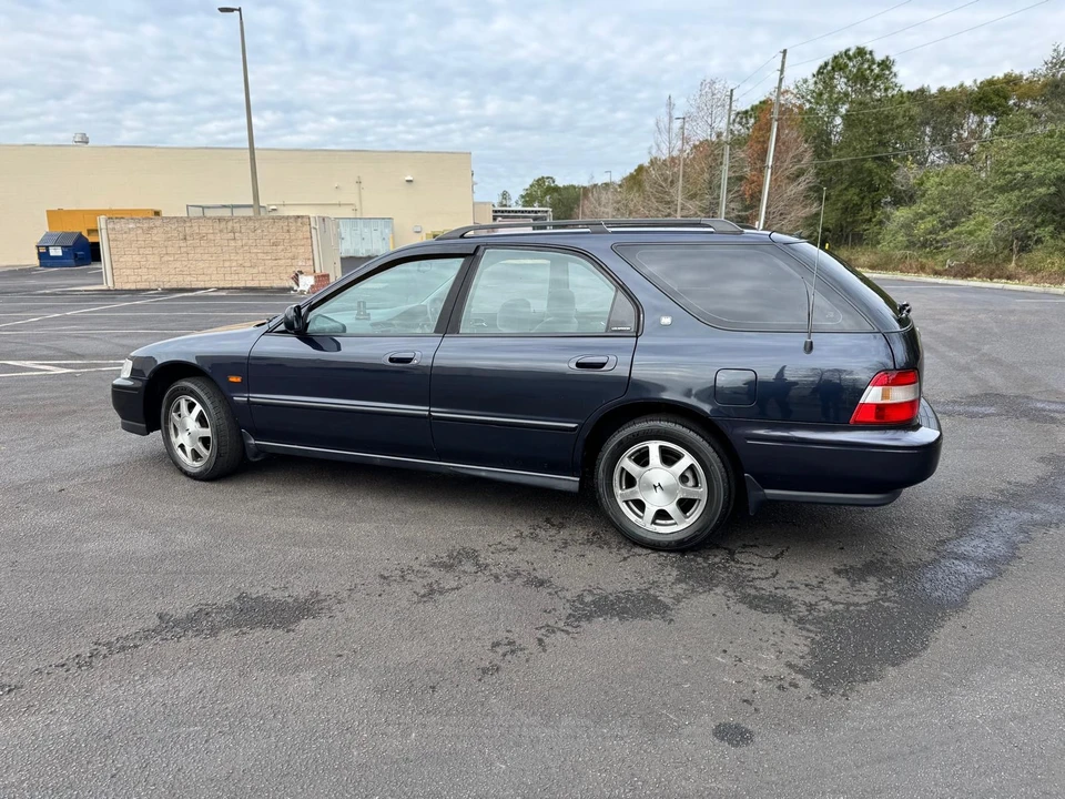 1995 Honda Accord 5th Gen - Image 3 of 31