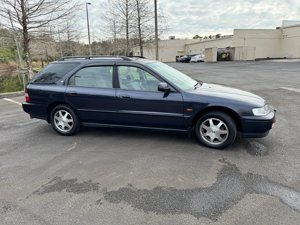 1995 Honda Accord 5th Gen - Image 6 of 31