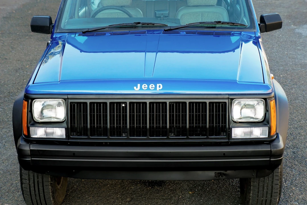 1995 Jeep XJ Cherokee - Image 6 of 31