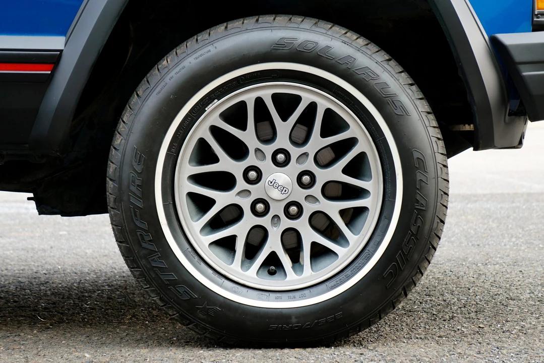 1995 Jeep XJ Cherokee - Image 30 of 31