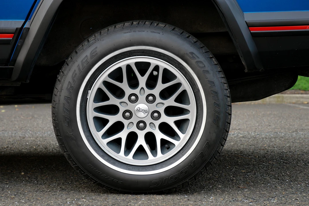 1995 Jeep XJ Cherokee - Image 28 of 31