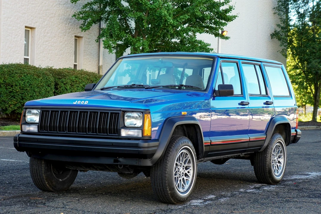 1995 Jeep XJ Cherokee - Image 2 of 31
