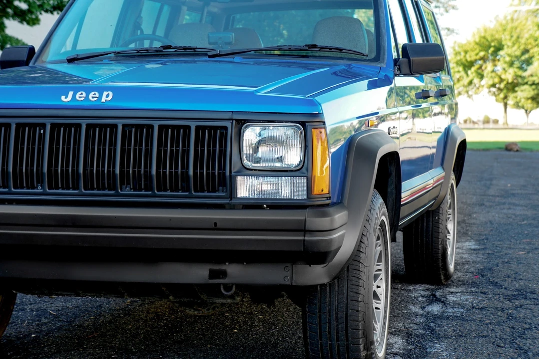 1995 Jeep XJ Cherokee - Image 8 of 31