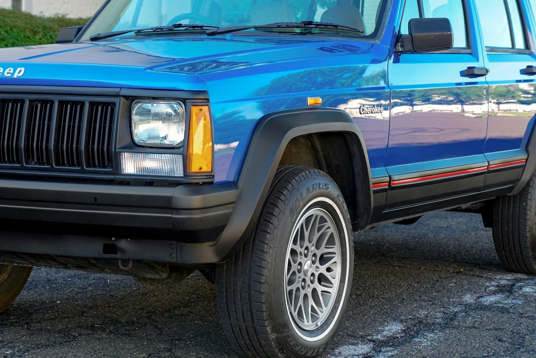1995 Jeep XJ Cherokee - Image 9 of 31