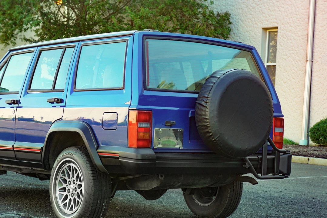 1995 Jeep XJ Cherokee - Image 11 of 31