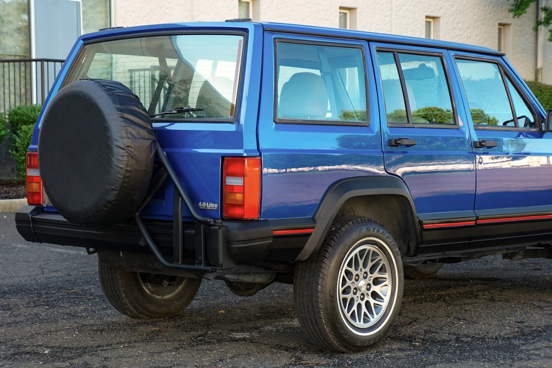 1995 Jeep XJ Cherokee - Image 13 of 31