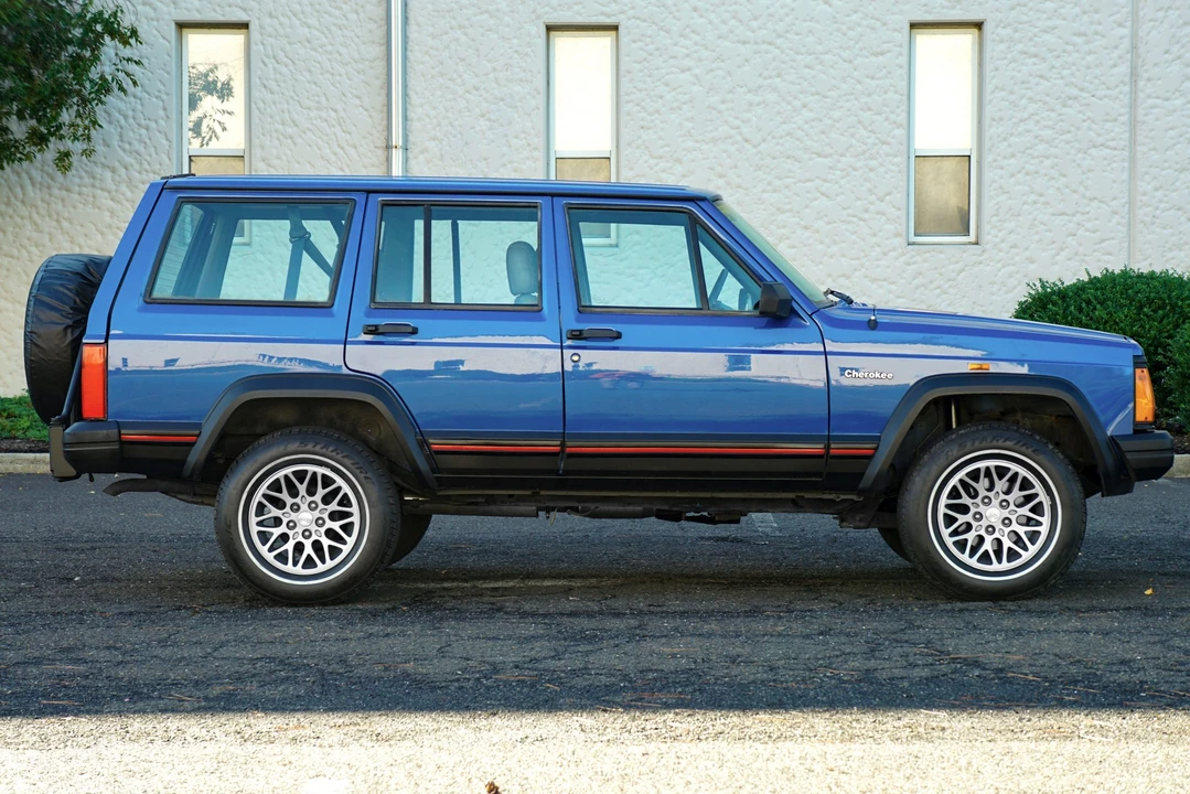 1995 Jeep XJ Cherokee - Image 4 of 31