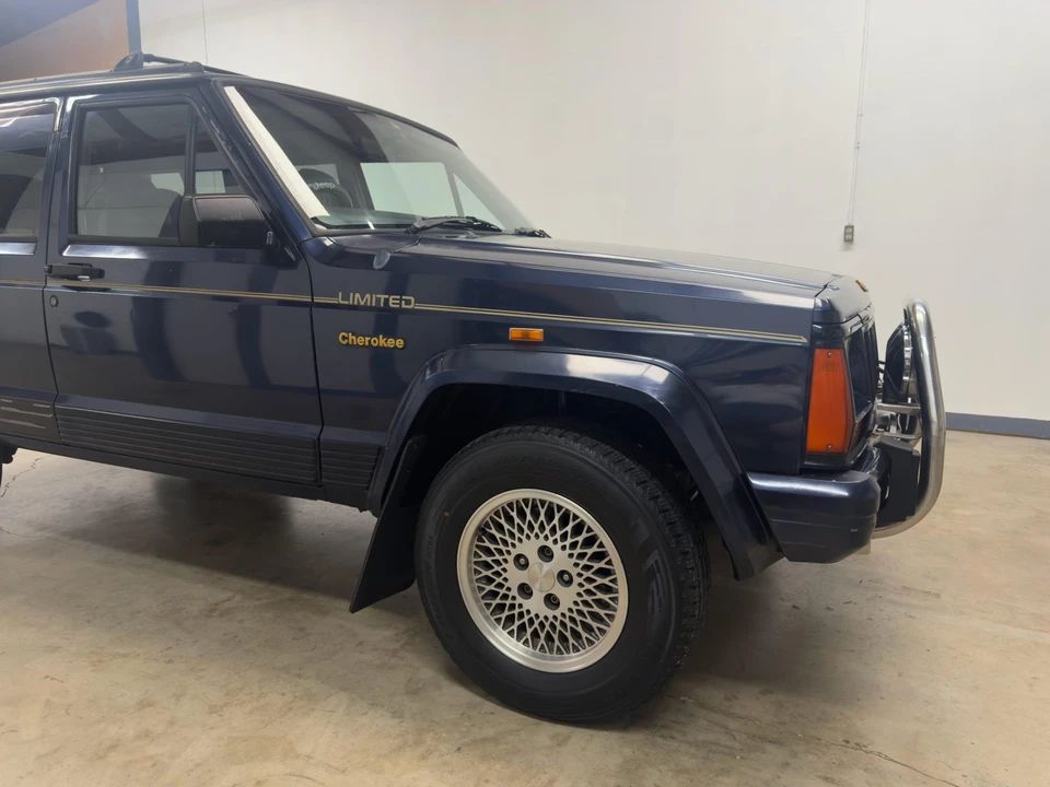 1995 Jeep XJ Cherokee - Image 19 of 31
