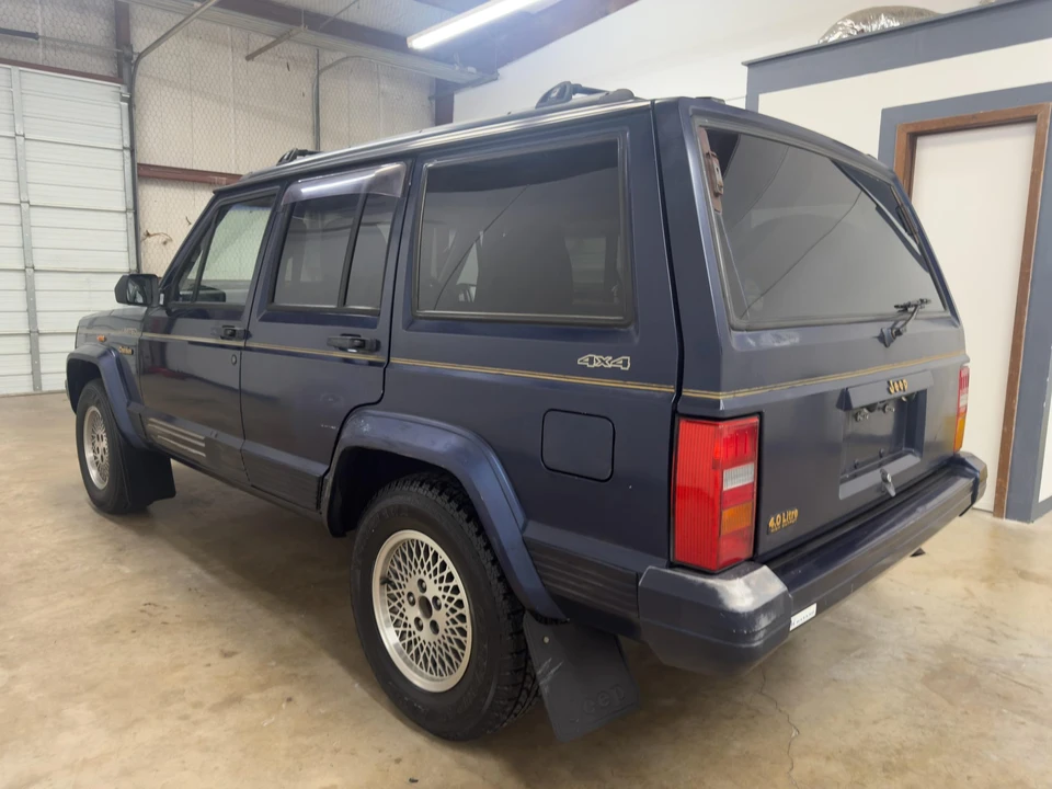 1995 Jeep XJ Cherokee - Image 10 of 31