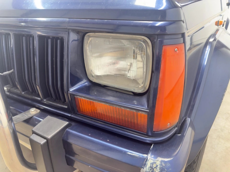 1995 Jeep XJ Cherokee - Image 24 of 31