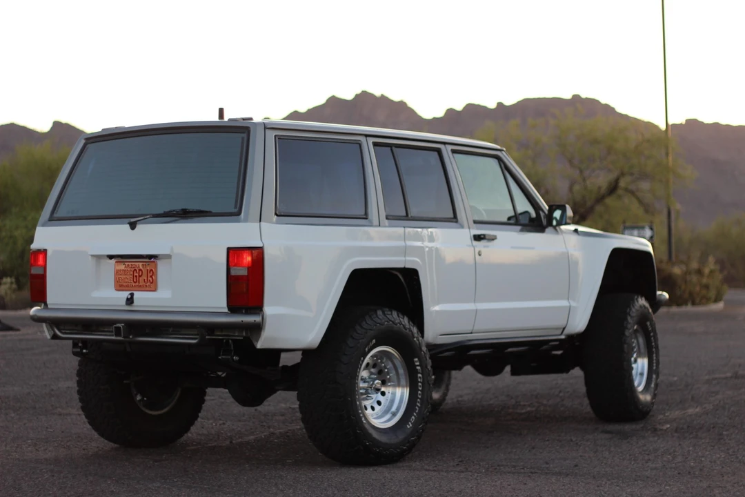 1995 Jeep XJ Cherokee - Image 10 of 31