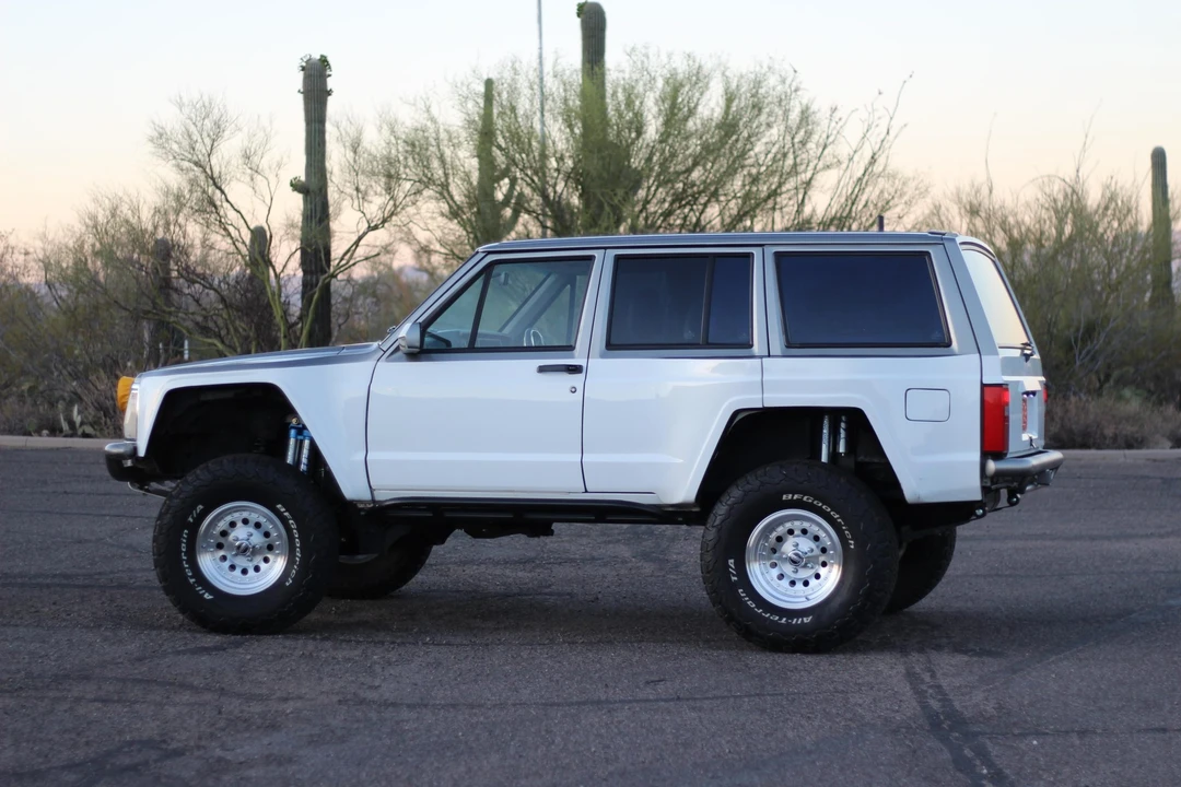 1995 Jeep XJ Cherokee - Image 6 of 31