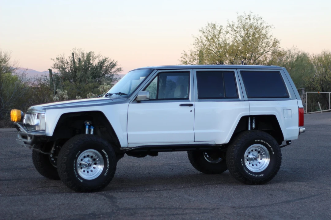1995 Jeep XJ Cherokee - Image 5 of 31