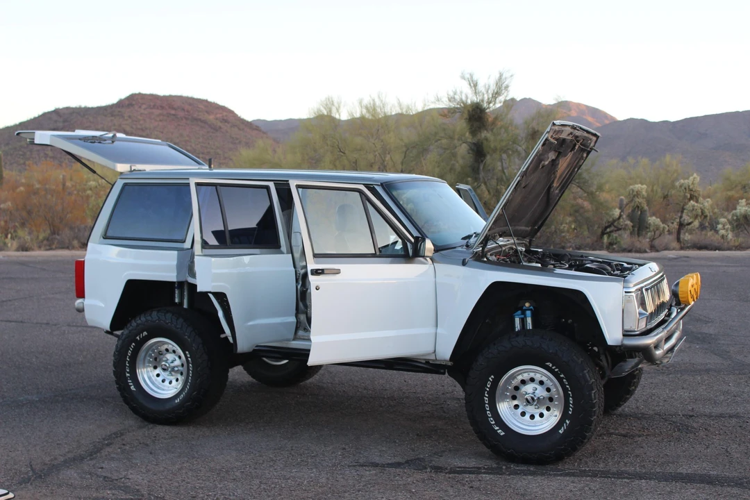 1995 Jeep XJ Cherokee - Image 14 of 31